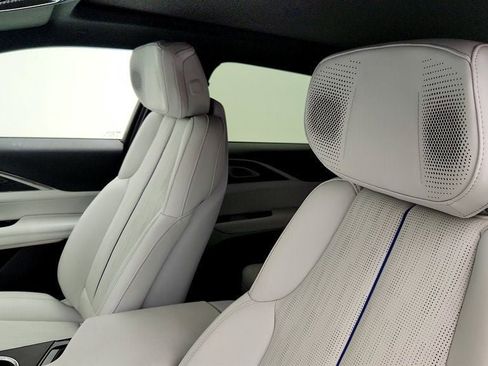 Used 2024 Cadillac Lyriq Luxury image 19