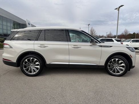 Used 2025 Lincoln Aviator AWD w/ Equipment Group 101A image 8