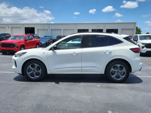 Used 2023 Ford Escape ST-Line w/ Tech Pack #1 FWD image 7