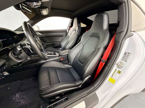 Used 2024 Porsche 911 Carrera 4S image 9