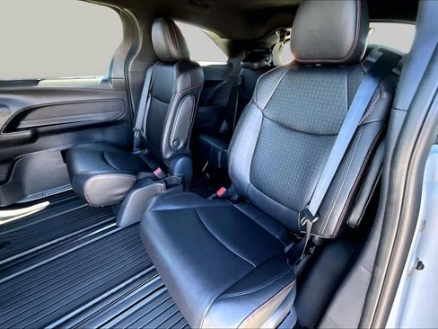 Used 2025 Toyota Sienna XSE AWD/4WD image 20
