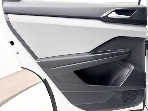 Used 2022 Volkswagen Taos SEL w/ Panoramic Sunroof Package FWD image 28