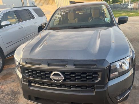 Used 2025 Nissan Frontier S image 2