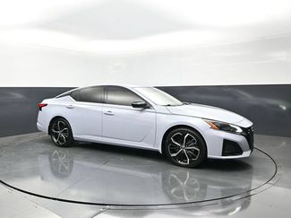 Used 2023 Nissan Altima 2.5 SR FWD video 1
