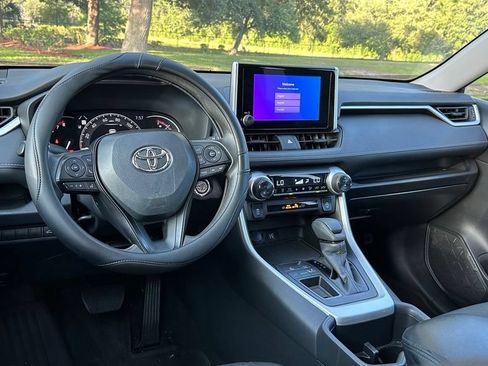 Used 2023 Toyota RAV4 XLE w/ Convenience Package FWD image 13