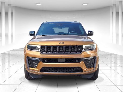 Used 2026 Jeep Grand Cherokee Summit w/ Obsidian Package AWD/4WD image 8