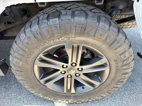 Used 2021 Ford F150 Lariat AWD/4WD image 19