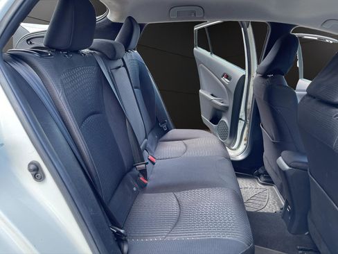 Used 2017 Toyota Prius Three FWD image 19