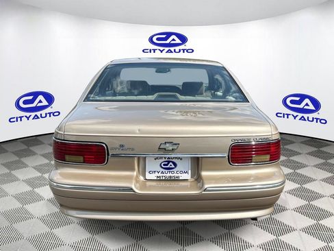 Used 1993 Chevrolet Caprice Classic RWD image 4
