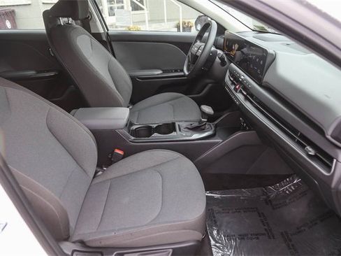 Certified 2025 Kia K4 LX image 17