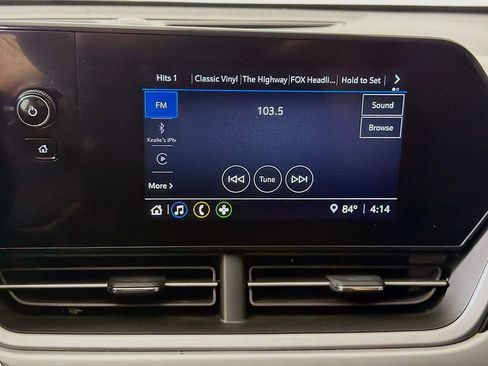 Used 2025 Chevrolet Trax RS w/ Sunroof Package image 17