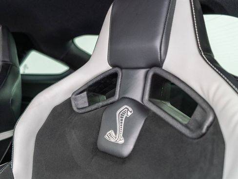 Used 2022 Ford Mustang Shelby GT500 w/ Carbon Fiber Track Pack image 30