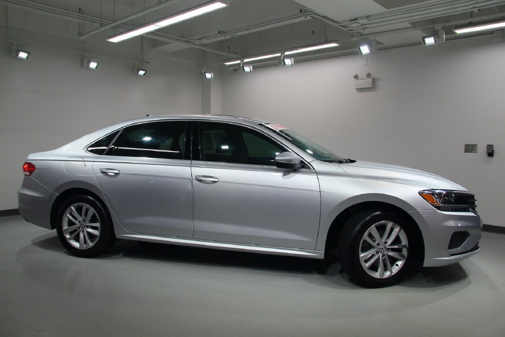 Used 2020 Volkswagen Passat 2.0T SE w/ Sunroof Package FWD image 11