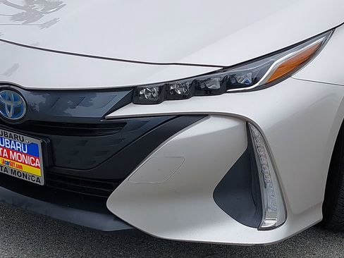 Used 2022 Toyota Prius Prime LE FWD image 29