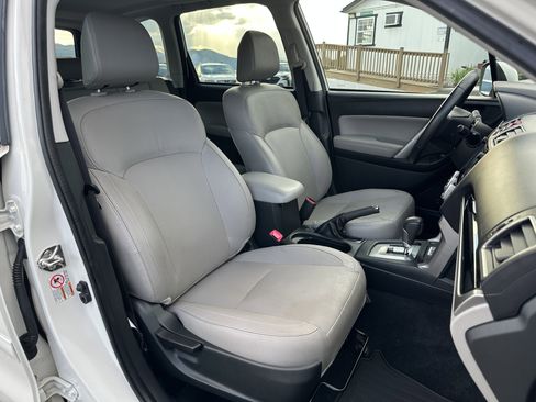 Used 2018 Subaru Forester 2.5i Limited AWD/4WD image 10