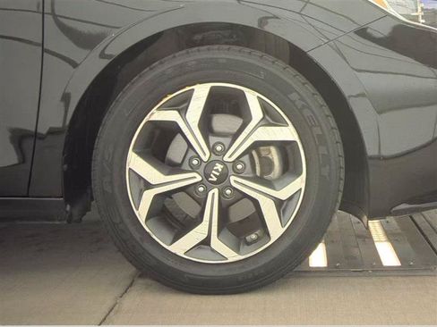 Used 2021 Kia Forte LXS FWD image 10