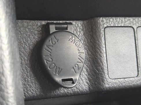 Used 2017 Toyota Corolla LE image 14