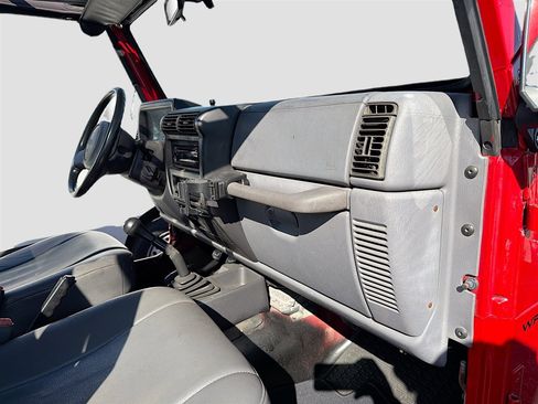 Used 1997 Jeep Wrangler SE image 24