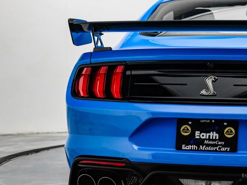 Used 2022 Ford Mustang Shelby GT500 w/ Carbon Fiber Track Pack RWD image 17