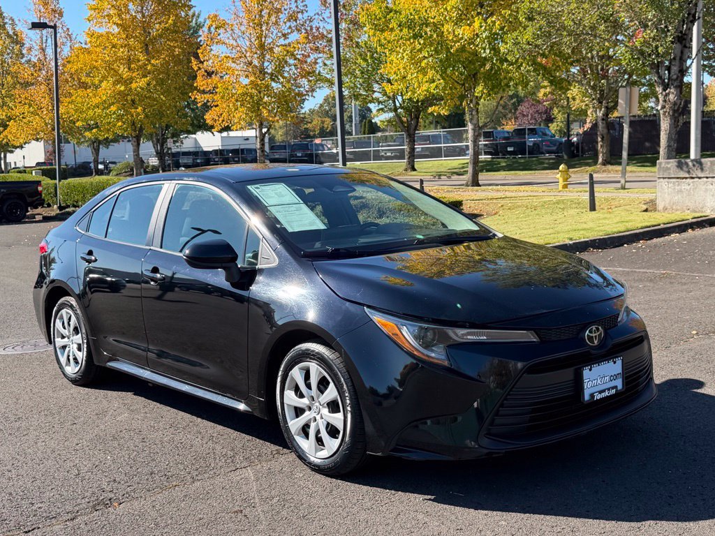 Used 2024 Toyota Corolla LE FWD image 2