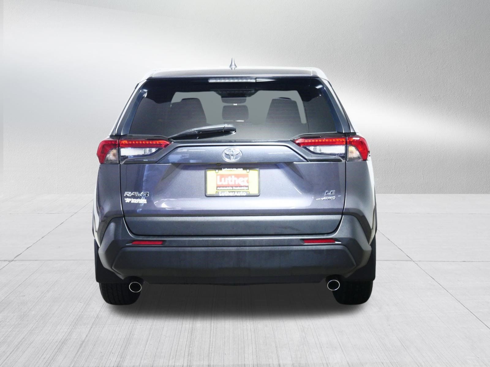 Used 2022 Toyota RAV4 LE AWD/4WD image 6