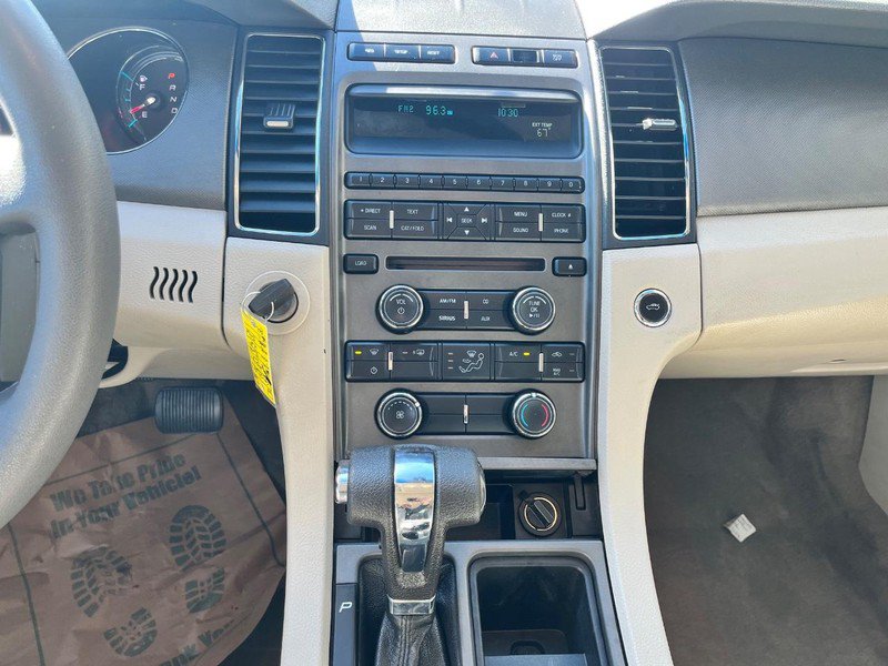 Used 2011 Ford Taurus SE FWD image 11