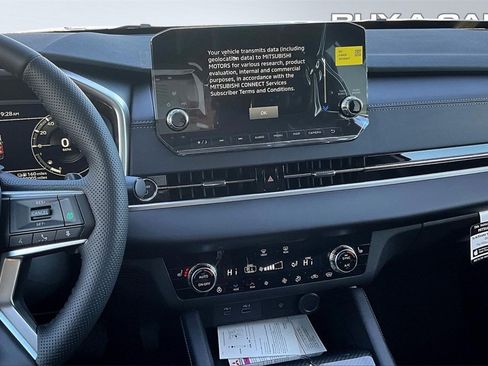 New 2025 Mitsubishi Outlander SEL image 7