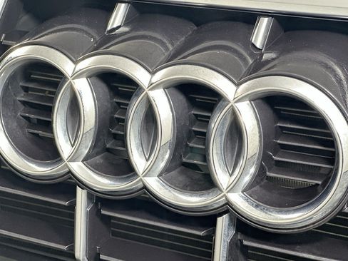 Used 2023 Audi Q3 2.0T Premium w/ Convenience Package AWD/4WD image 15