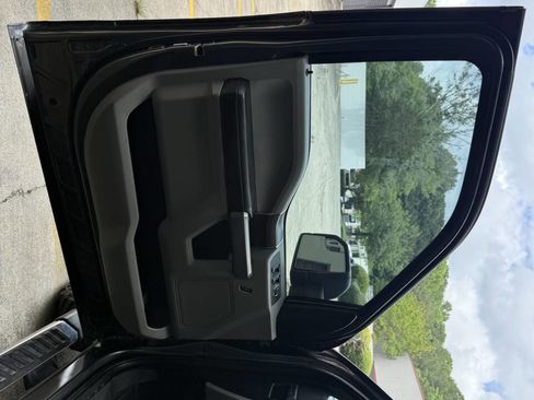 Used 2015 Ford F150 XLT w/ Equipment Group 302A Luxury AWD/4WD image 31