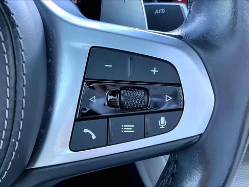 Used 2022 BMW X6 xDrive40i w/ Executive Package image 21