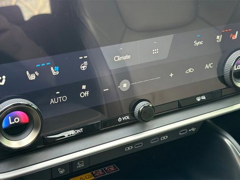 Used 2024 Lexus RZ 300e Premium image 23