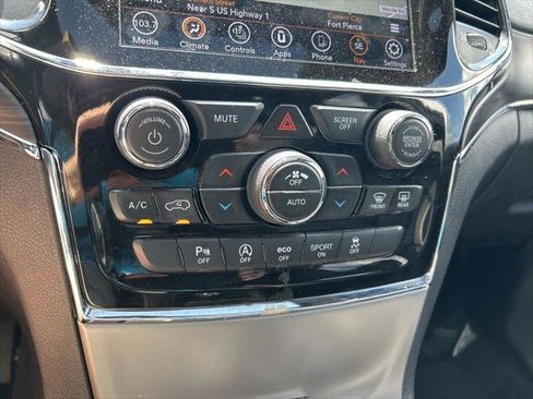 Certified 2022 Jeep Grand Cherokee Limited image 31