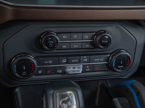 Used 2022 Ford Bronco Outer Banks image 20