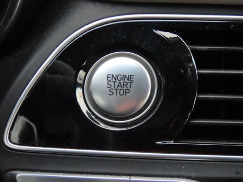 Used 2023 Genesis G70 3.3T w/ Sport Prestige Package image 27