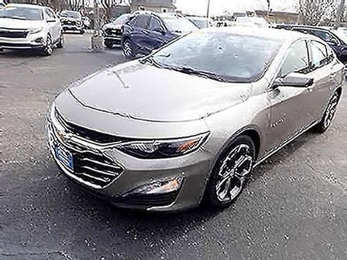 Used 2023 Chevrolet Malibu LT FWD image 3