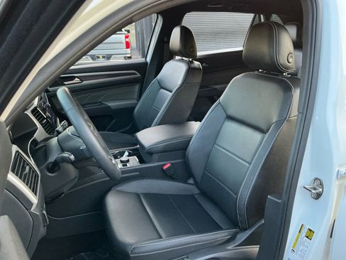 Used 2021 Volkswagen Atlas Cross Sport SEL image 19