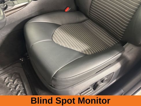 Used 2023 Toyota Camry SE image 11