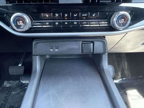 Used 2024 Honda Prologue EX image 36