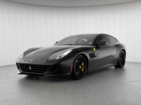 Used 2018 Ferrari GTC4Lusso T image 1