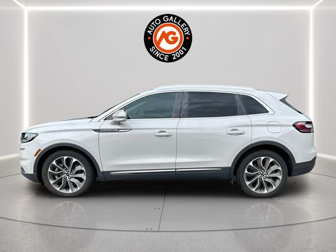 Used 2023 Lincoln Nautilus Reserve w/ Luxury Package AWD/4WD image 5