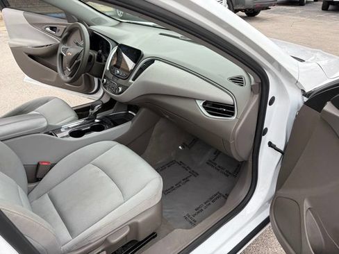 Used 2022 Chevrolet Malibu LT FWD image 31