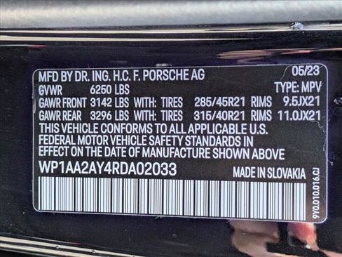 Used 2024 Porsche Cayenne AWD/4WD image 25