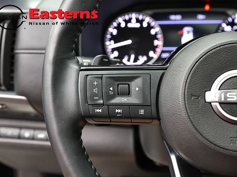 Used 2025 Nissan Pathfinder SL w/ SL Premium Package AWD/4WD image 15
