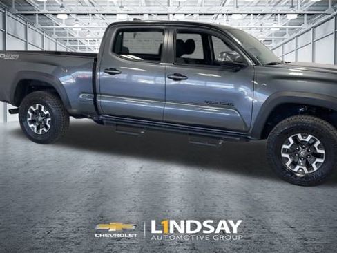 Used 2023 Toyota Tacoma TRD Off-Road w/ Black Out Package (TMS) image 3