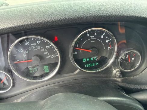 Used 2015 Jeep Wrangler Sport w/ Connectivity Group AWD/4WD image 3