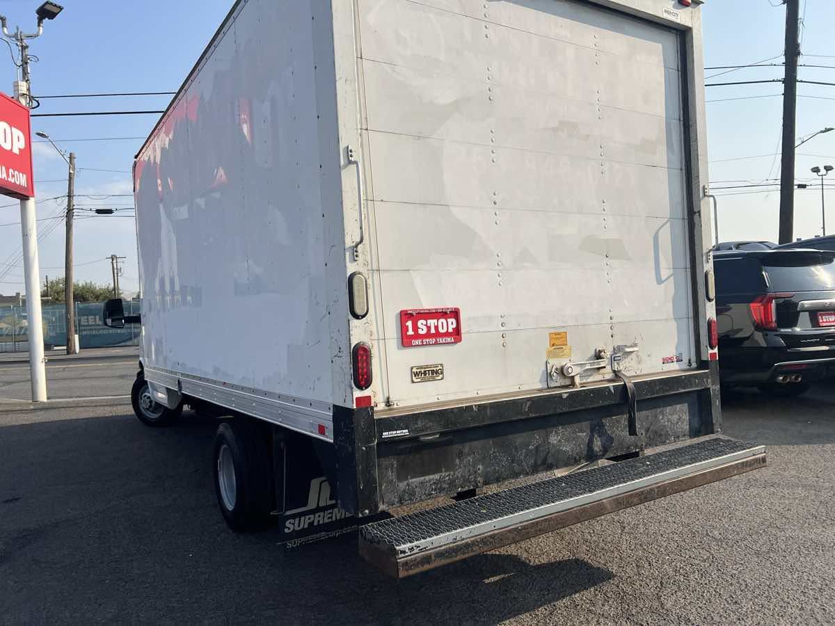 Used 2016 Chevrolet Express 3500 Extended RWD image 7
