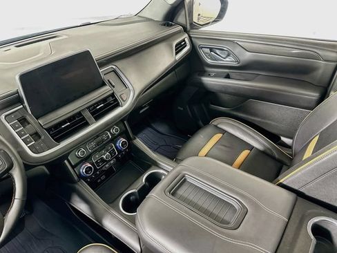 Used 2024 GMC Yukon XL AT4 w/ AT4 Premium Plus Package AWD/4WD image 30