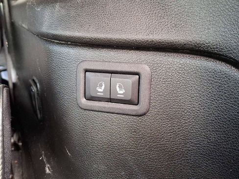 Used 2023 Jeep Wagoneer L Series II image 12