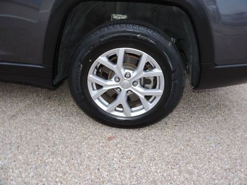 Used 2022 Jeep Grand Cherokee L Limited image 15