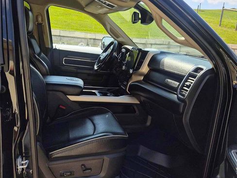 Used 2022 RAM 3500 Laramie AWD/4WD image 9